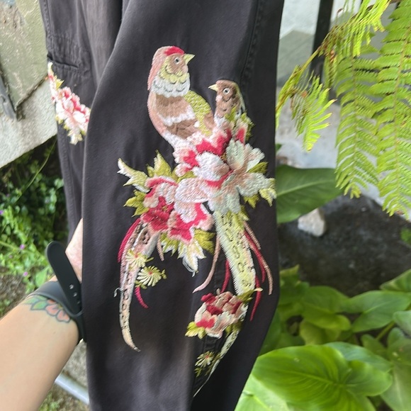 Johnny Was Floral and Birds Embroidered Black Pants Bohemian Resortwear Sz Small - Picture 2 of 6
